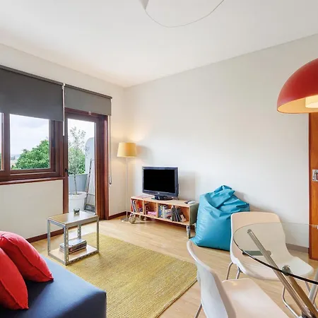 Spacious Bright Ap - No Elevator * Porto