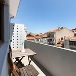 Spacious Bright Ap - No Elevator