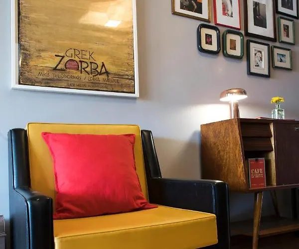 Spacious Bright Ap - No Elevator Διαμέρισμα *