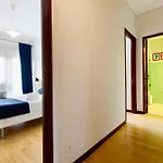 Spacious Bright Ap - No Elevator Lägenhet