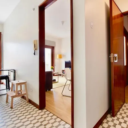 Spacious Bright Ap - No Elevator * Porto