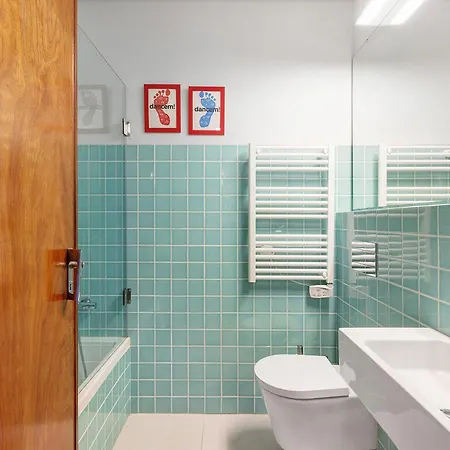 Spacious Bright Ap - No Elevator