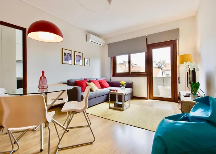 Spacious Bright Ap - No Elevator