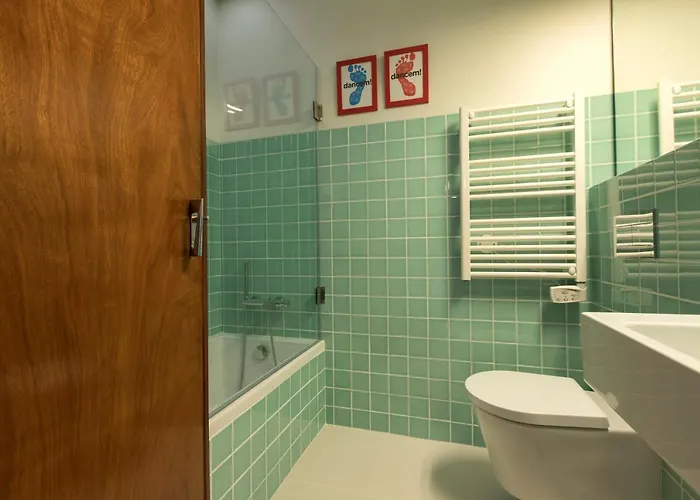 Spacious Bright Ap - No Elevator Apartment Porto