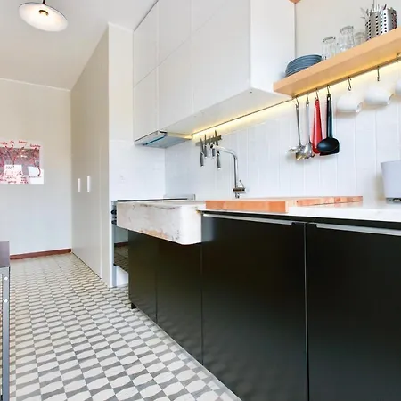 Spacious And Bright I - 4 Floor No Elevator Appartement